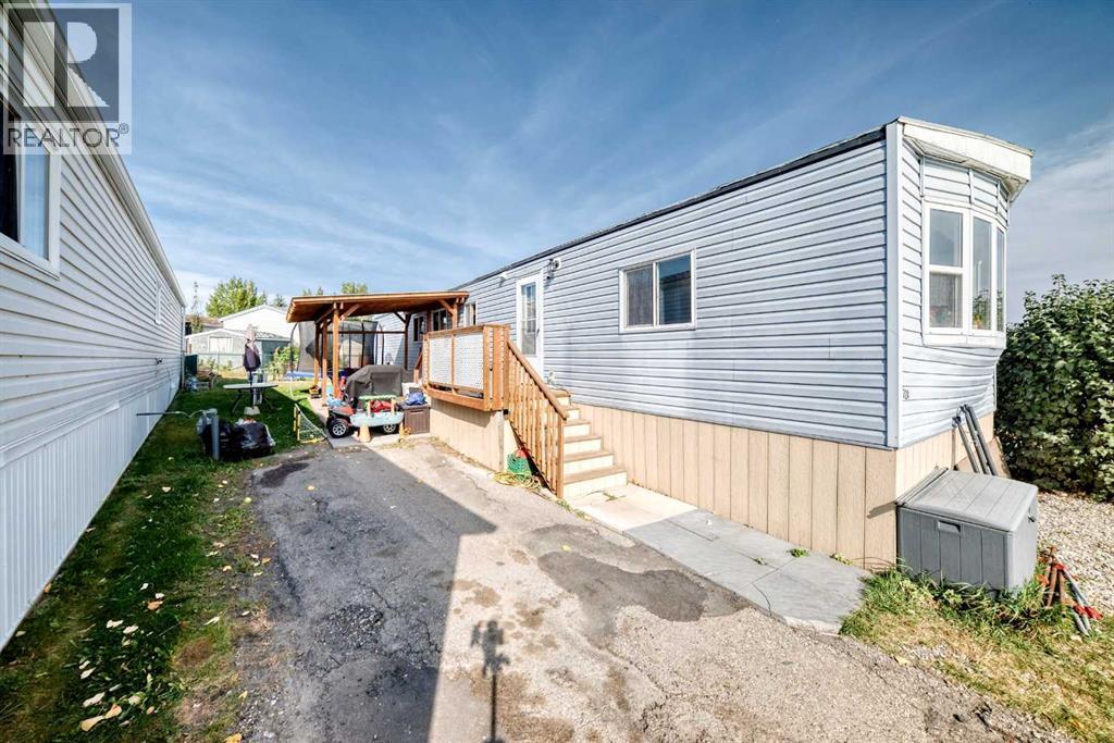724, 1101 84 Street Ne, Calgary, Alberta  T2A 7X2 - Photo 1 - A2263334