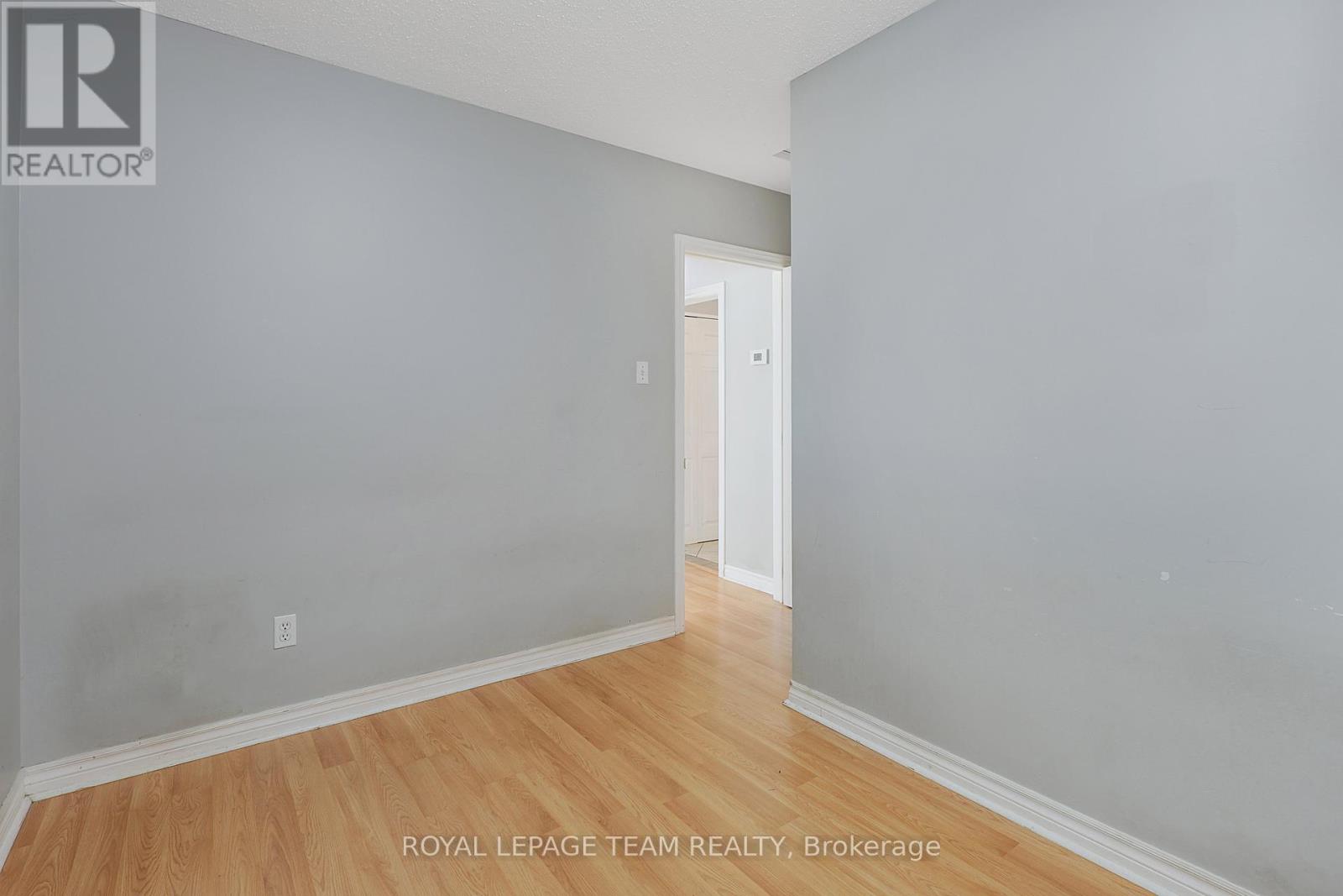 Upper Unit - 925 Moorvale Street, Ottawa, Ontario  K1K 3K9 - Photo 14 - X12455614