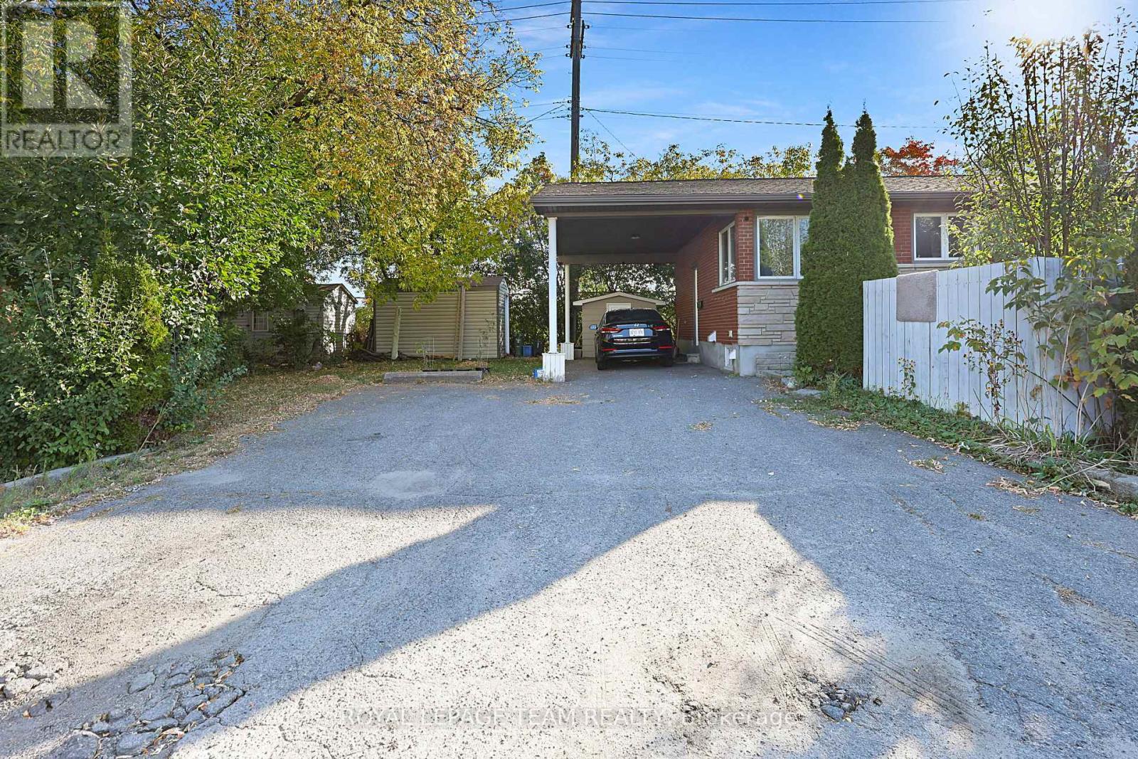 Upper Unit - 925 Moorvale Street, Ottawa, Ontario  K1K 3K9 - Photo 4 - X12455614