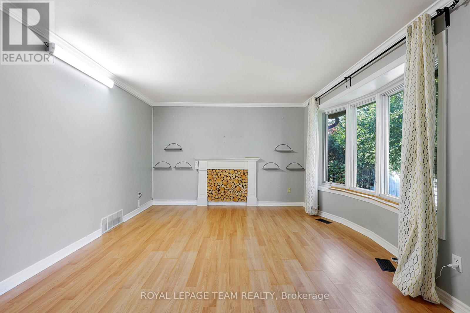 Upper Unit - 925 Moorvale Street, Ottawa, Ontario  K1K 3K9 - Photo 7 - X12455614