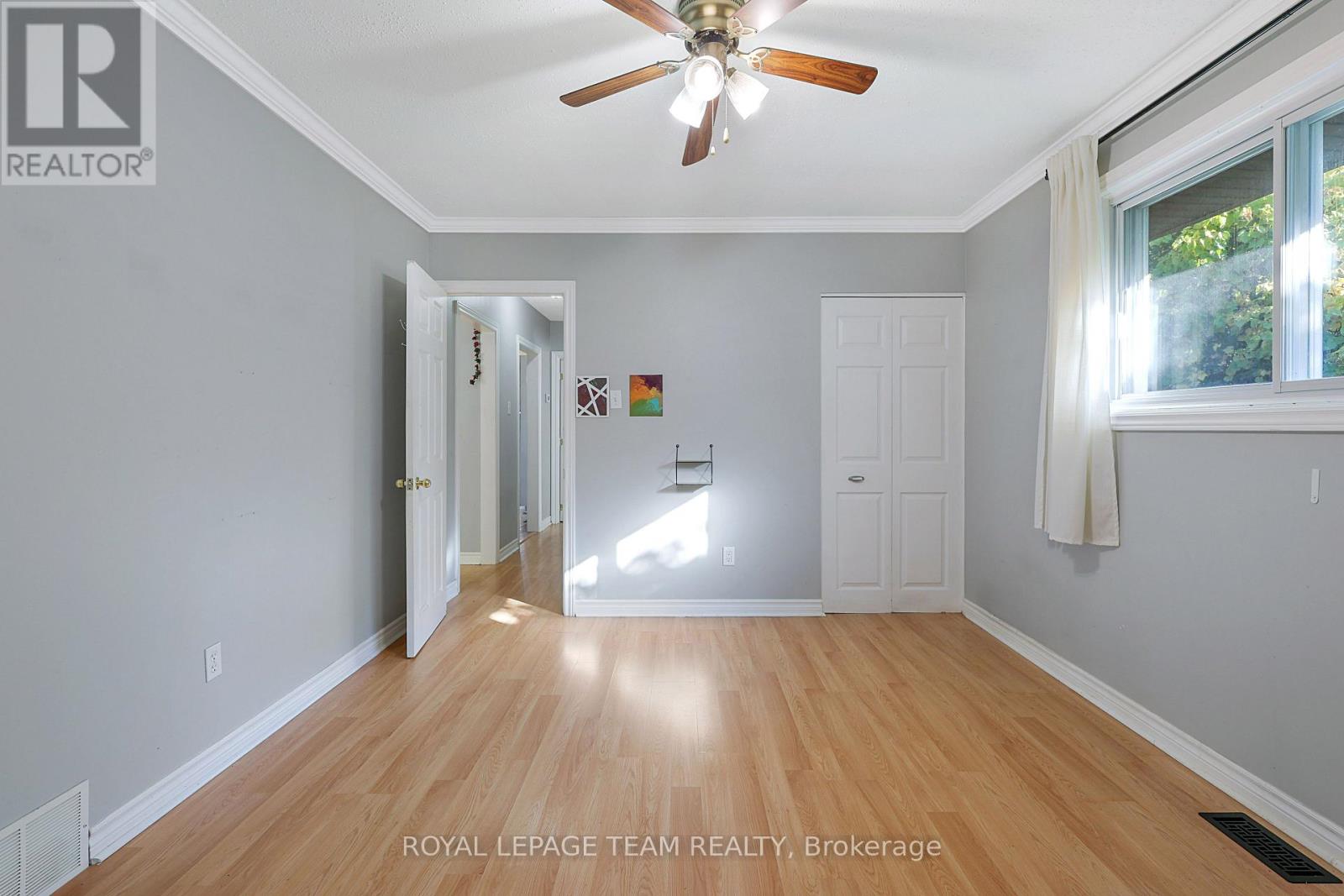 Upper Unit - 925 Moorvale Street, Ottawa, Ontario  K1K 3K9 - Photo 9 - X12455614