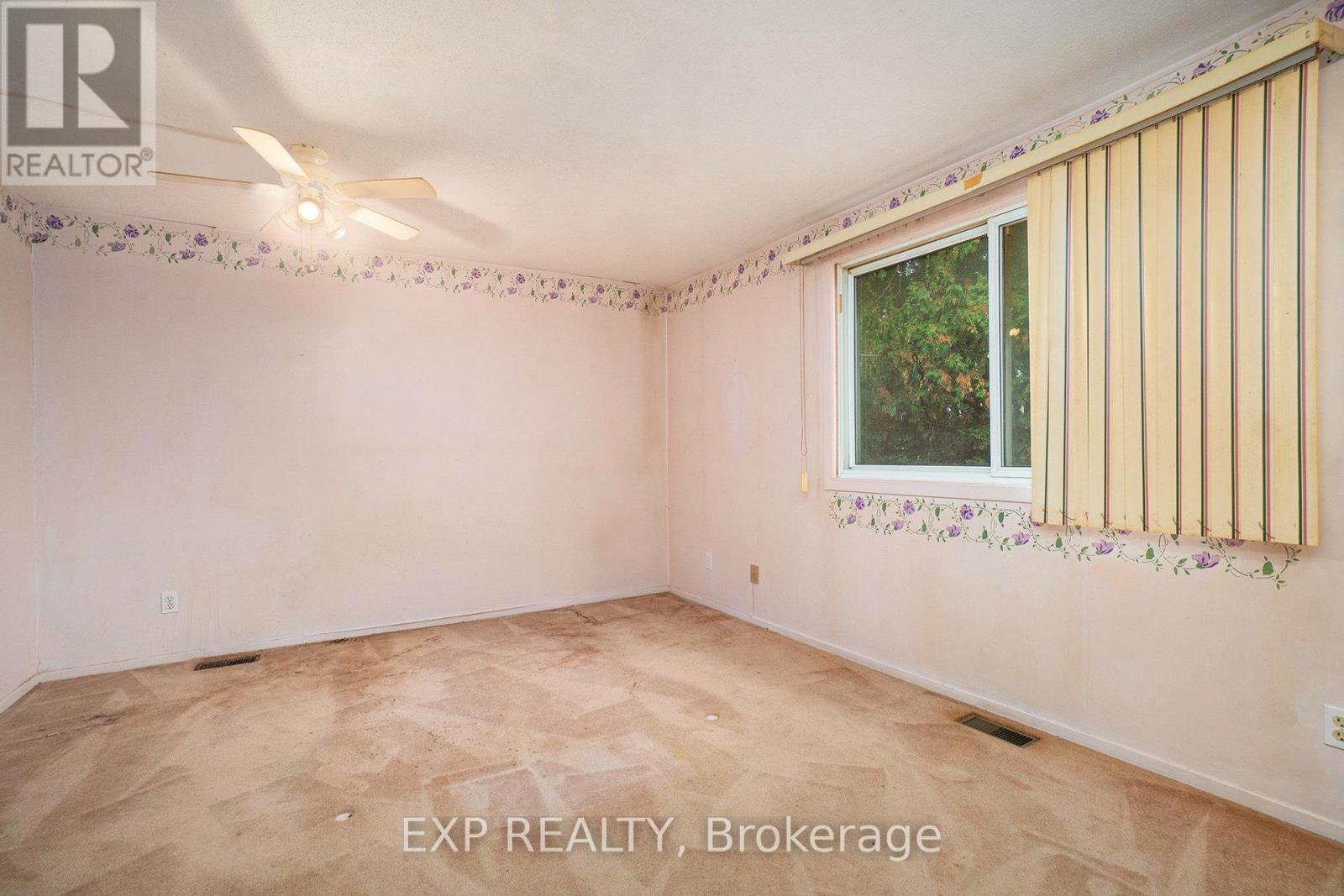 C - 1699c Lamoureux Drive, Ottawa, Ontario  K1E 2N3 - Photo 13 - X12455632