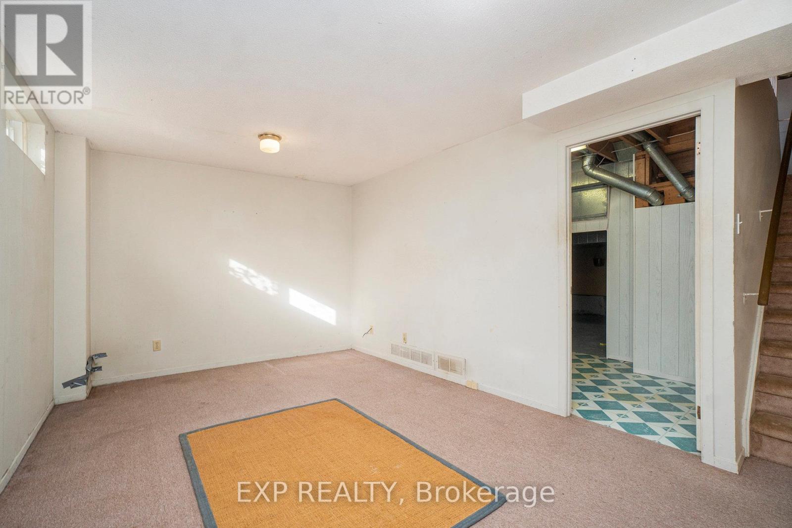 C - 1699c Lamoureux Drive, Ottawa, Ontario  K1E 2N3 - Photo 19 - X12455632