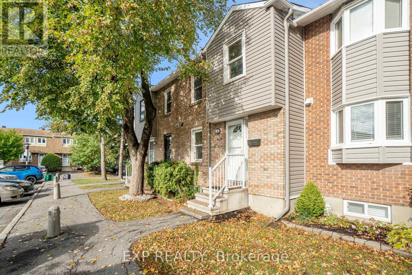 C - 1699c Lamoureux Drive, Ottawa, Ontario  K1E 2N3 - Photo 2 - X12455632