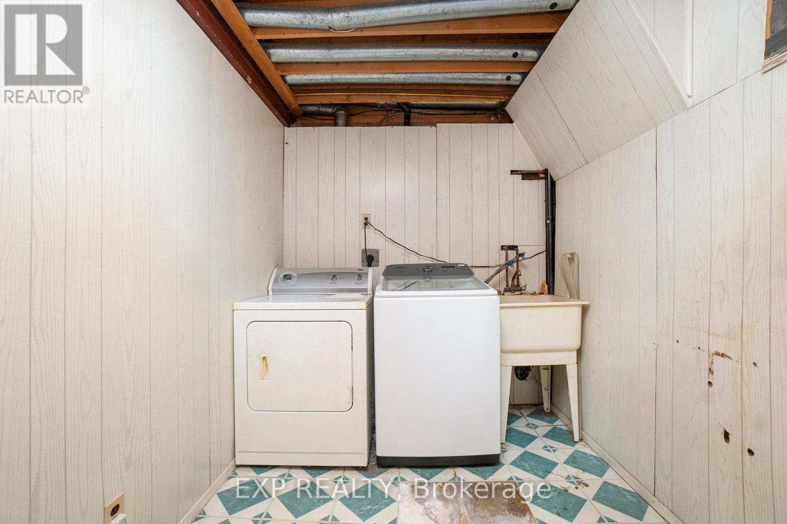 C - 1699c Lamoureux Drive, Ottawa, Ontario  K1E 2N3 - Photo 20 - X12455632