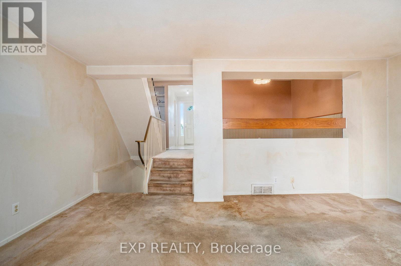C - 1699c Lamoureux Drive, Ottawa, Ontario  K1E 2N3 - Photo 6 - X12455632