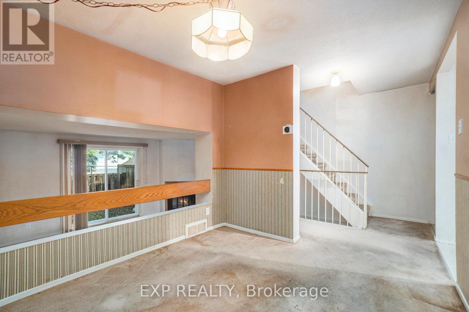 C - 1699c Lamoureux Drive, Ottawa, Ontario  K1E 2N3 - Photo 8 - X12455632