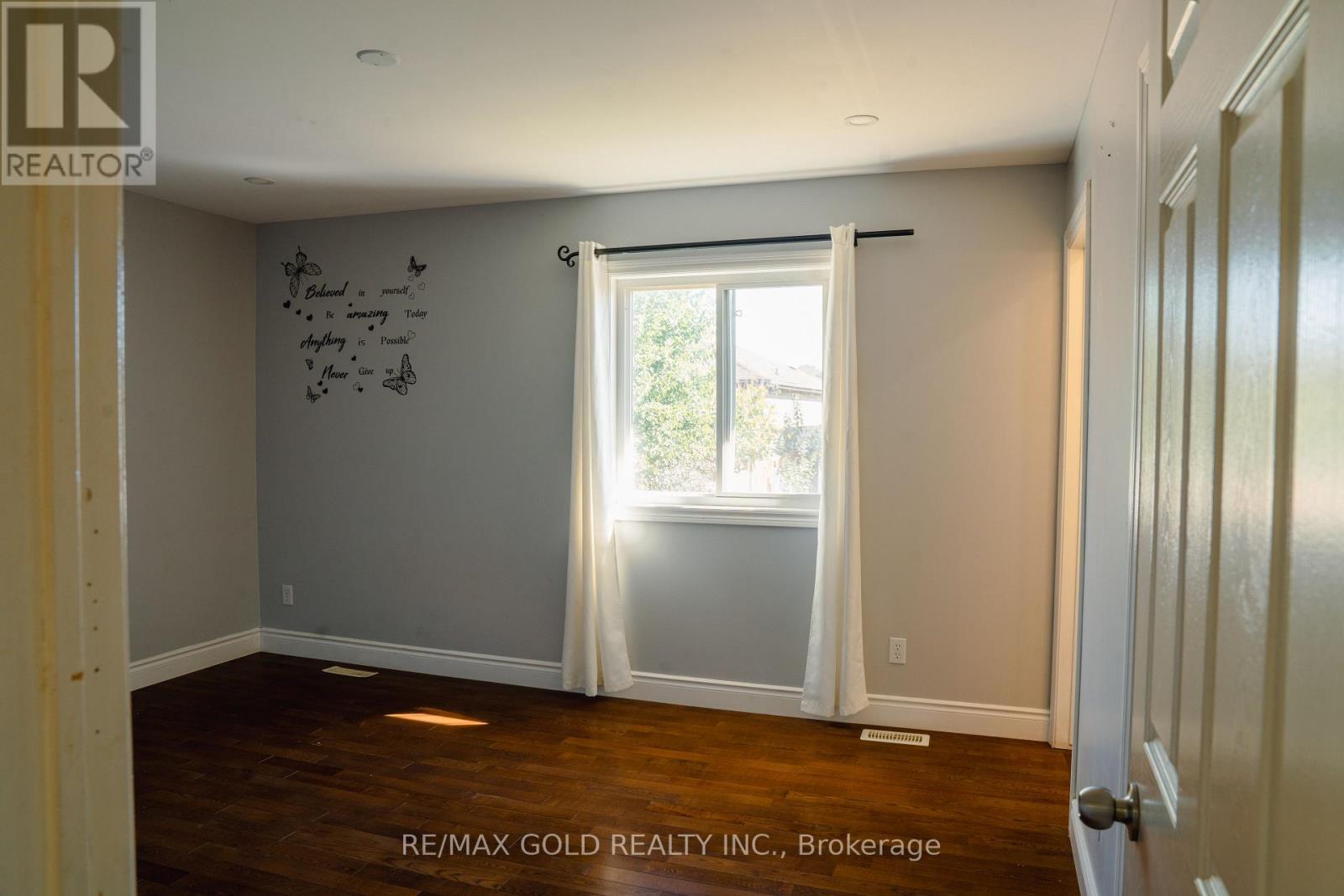 4640 Helsinki Crescent, Windsor, Ontario  N9G 3G2 - Photo 15 - X12452733