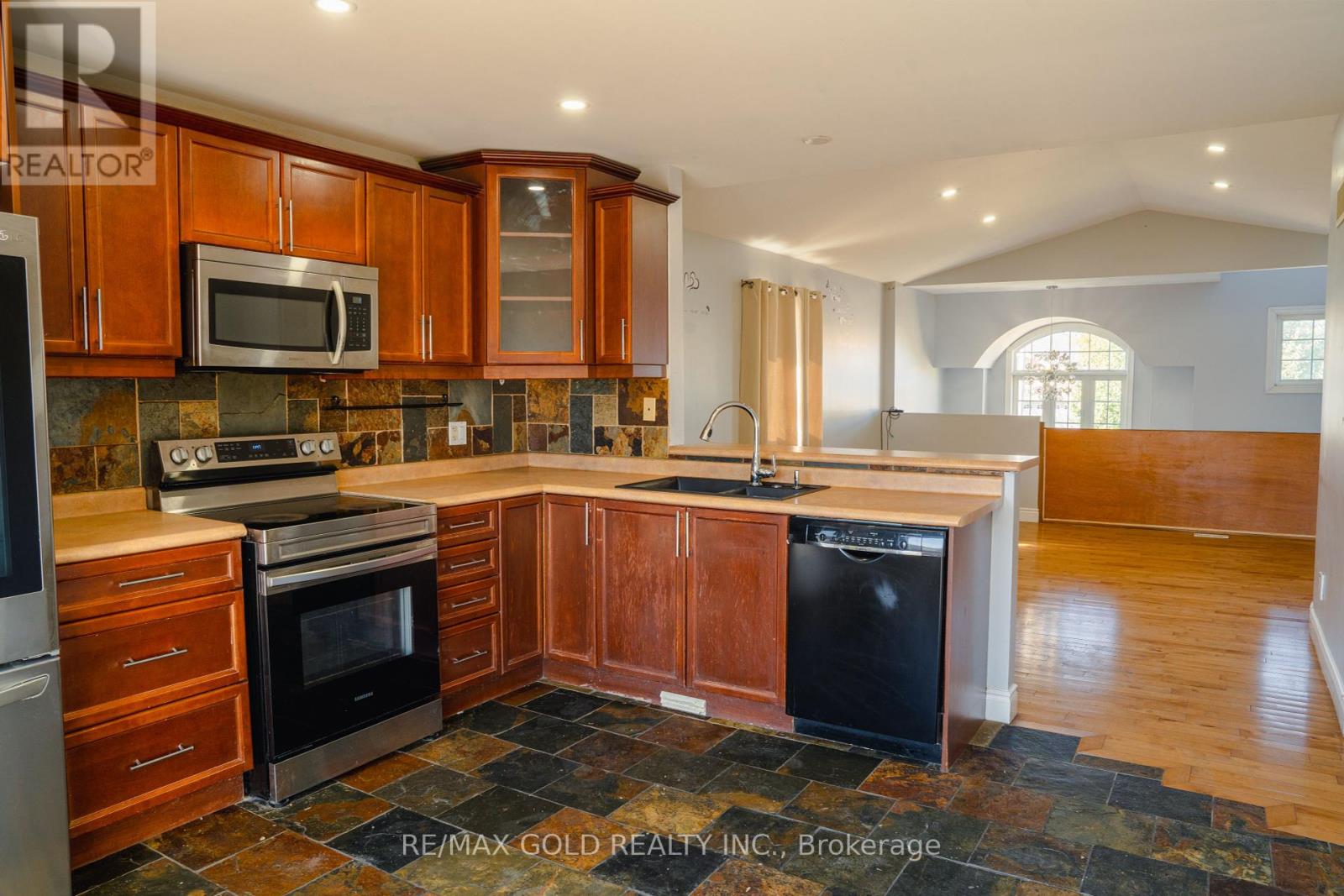 4640 Helsinki Crescent, Windsor, Ontario  N9G 3G2 - Photo 10 - X12452733