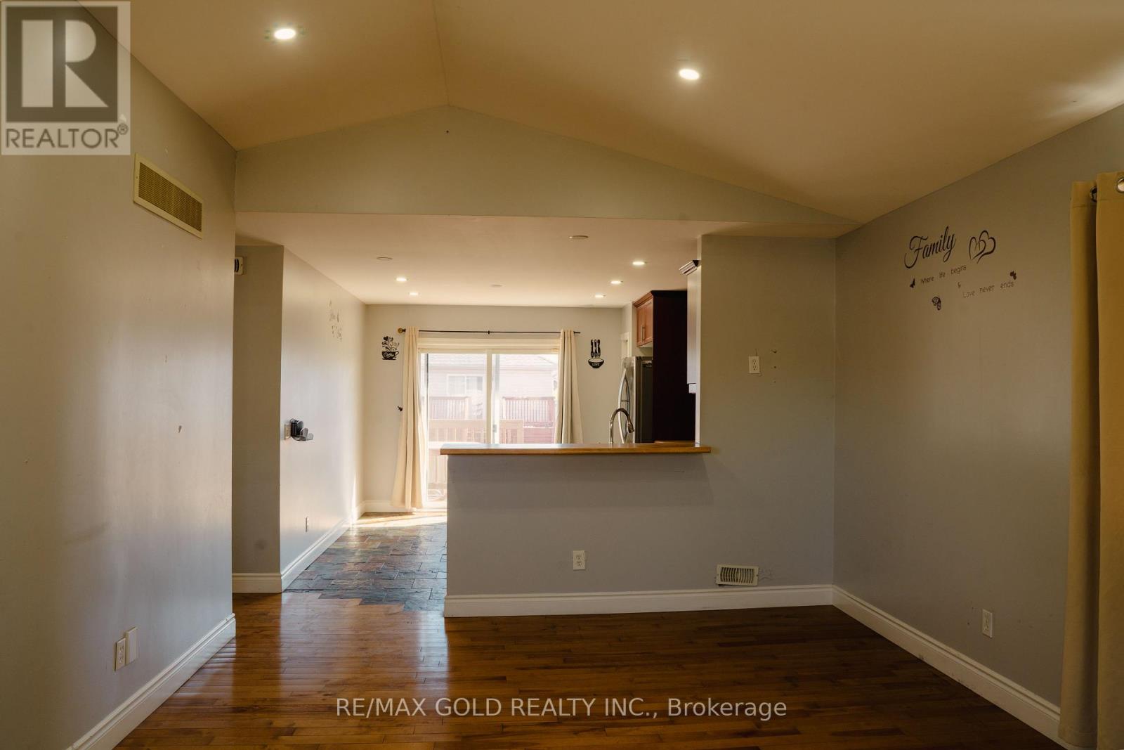 4640 Helsinki Crescent, Windsor, Ontario  N9G 3G2 - Photo 8 - X12452733