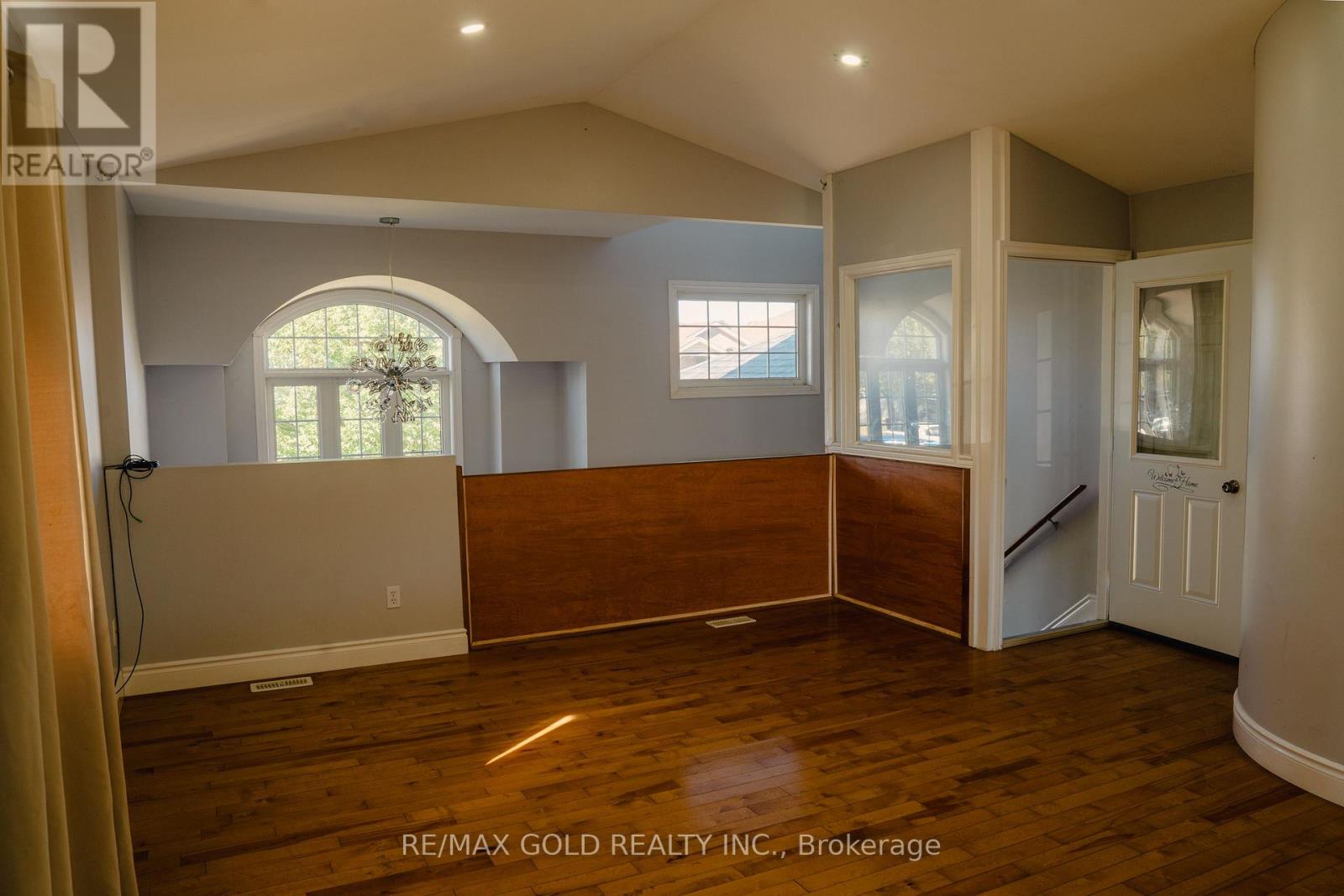 4640 Helsinki Crescent, Windsor, Ontario  N9G 3G2 - Photo 4 - X12452733