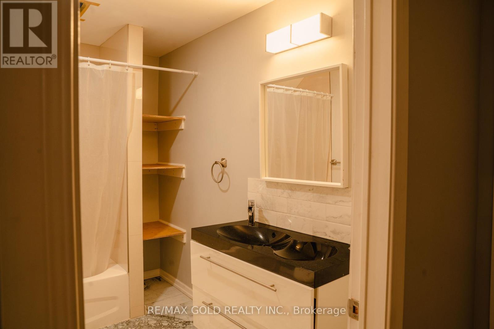 4640 Helsinki Crescent, Windsor, Ontario  N9G 3G2 - Photo 36 - X12452733