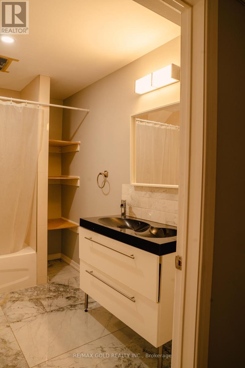 4640 Helsinki Crescent, Windsor, Ontario  N9G 3G2 - Photo 37 - X12452733