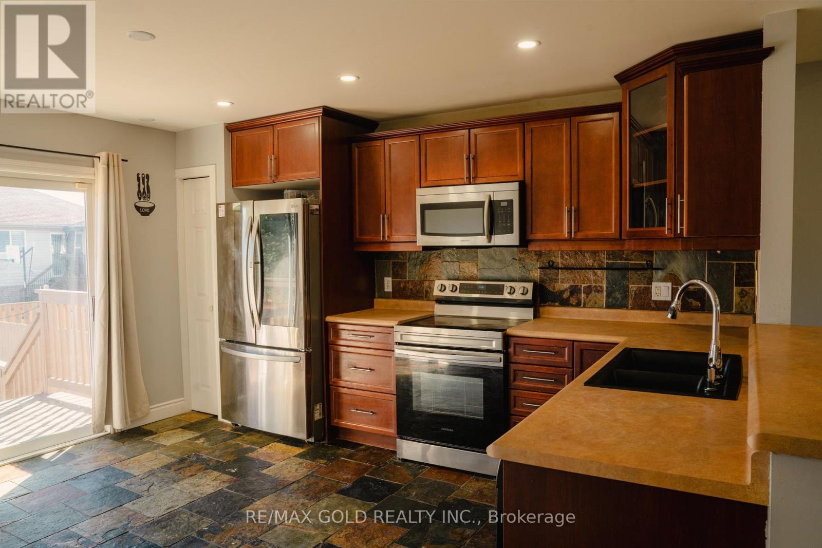 4640 Helsinki Crescent, Windsor, Ontario  N9G 3G2 - Photo 3 - X12452733