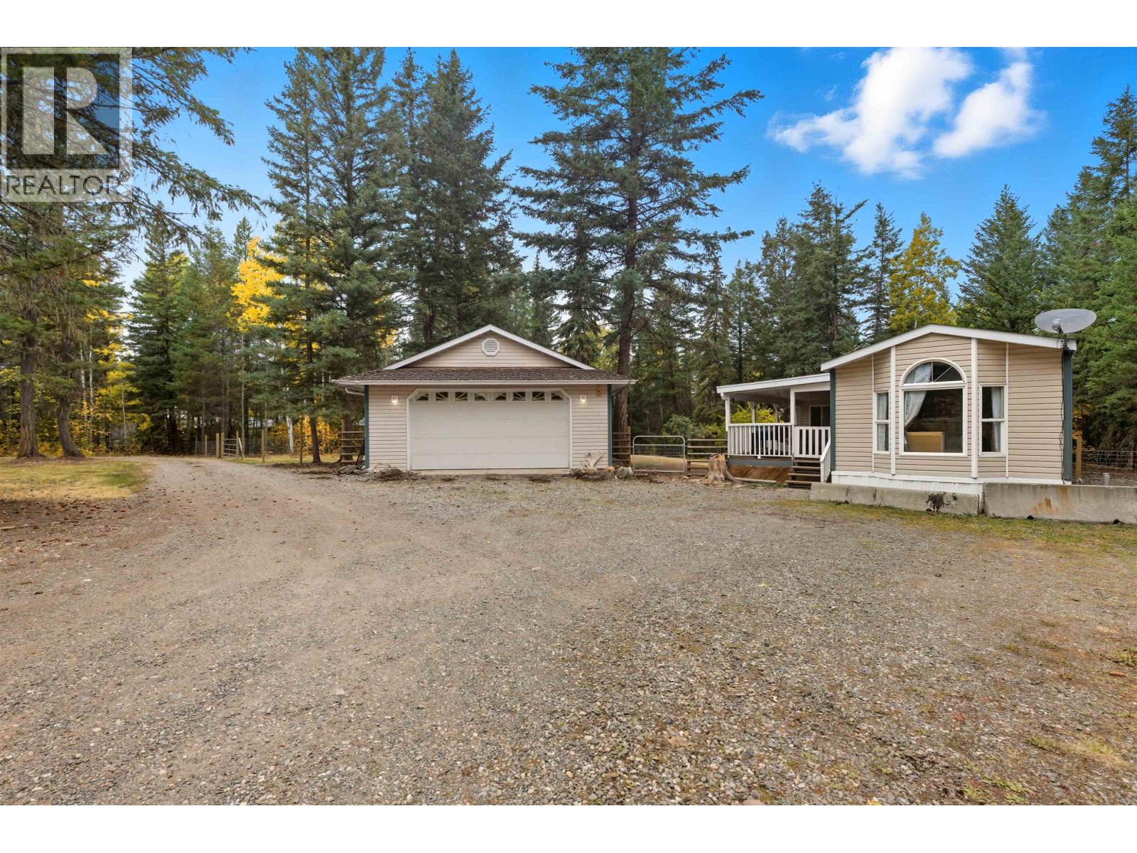 3075 HEINIE PLACE, 150 Mile House, British Columbia