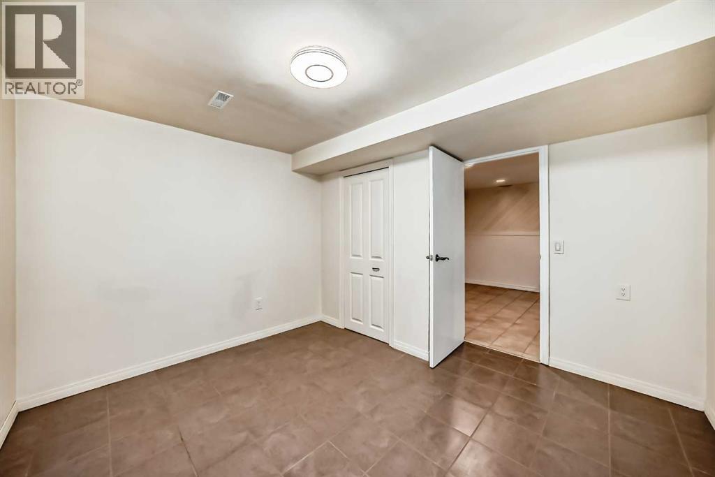 5531 Dalhart Hill Nw, Calgary, Alberta  T3A 1S8 - Photo 32 - A2258161