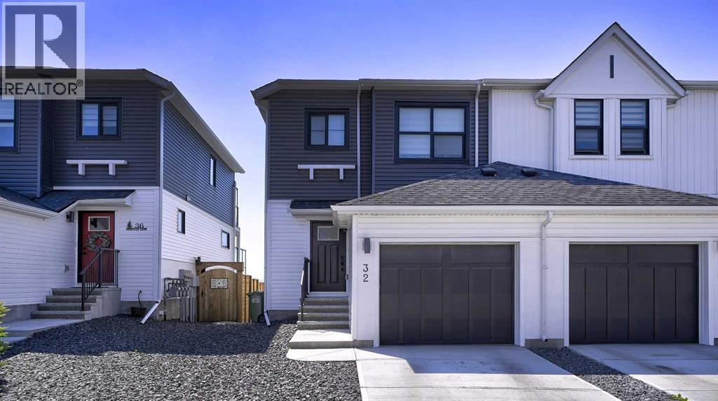 32 Heritage Lane, Cochrane, Alberta  T4C 3A6 - Photo 1 - A2261936