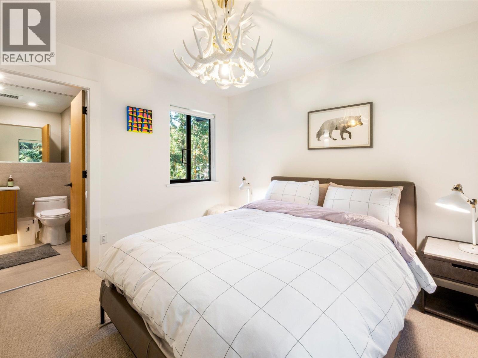 7206 N Fitzsimmons Road, Whistler, British Columbia  V8E 0E3 - Photo 12 - R3057320