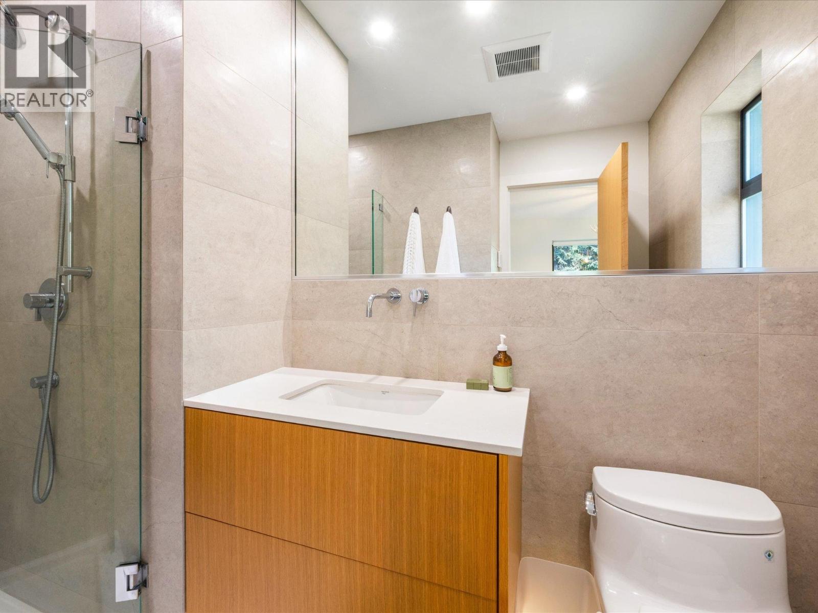 7206 N Fitzsimmons Road, Whistler, British Columbia  V8E 0E3 - Photo 13 - R3057320