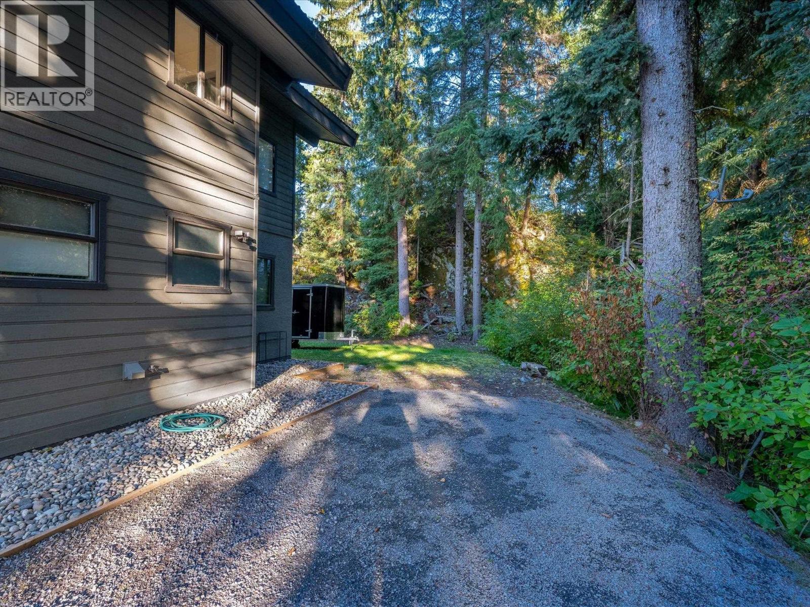 7206 N Fitzsimmons Road, Whistler, British Columbia  V8E 0E3 - Photo 30 - R3057320