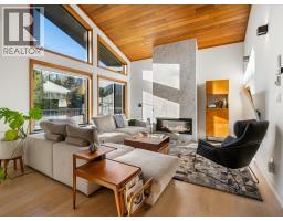 7206 N Fitzsimmons Road, Whistler, Ca
