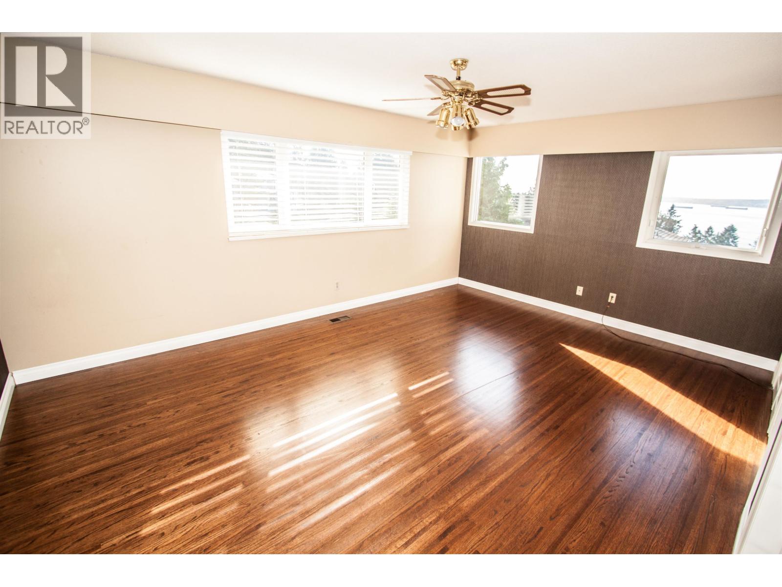 4032 Ripple Road, West Vancouver, British Columbia  V7V 3K9 - Photo 3 - R3057336