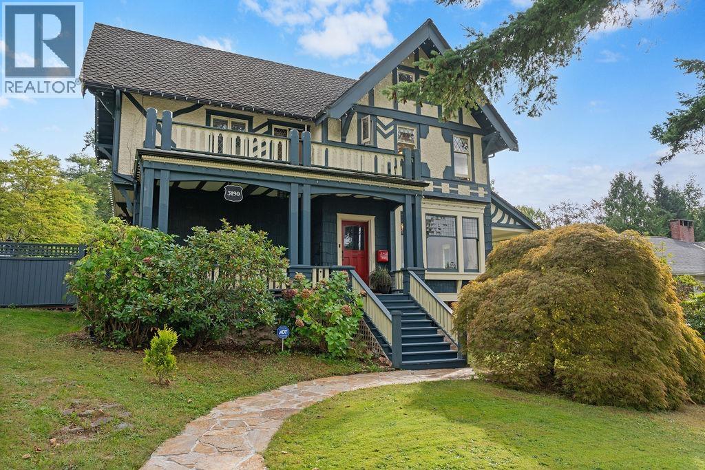 3190 ST. GEORGES AVENUE, North Vancouver, British Columbia