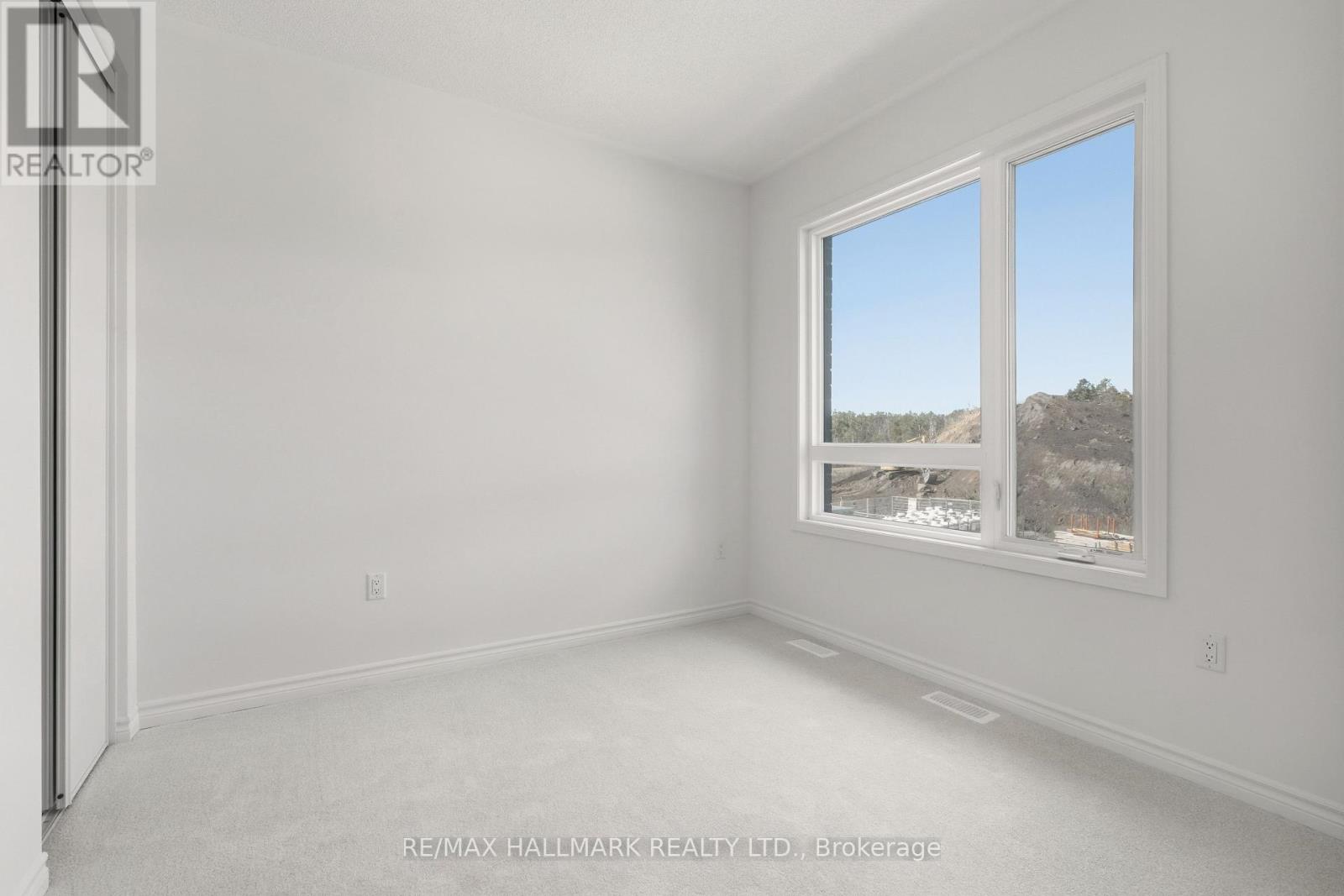 363 Reid Drive W, Barrie, Ontario  L9J 1A2 - Photo 28 - S12455565