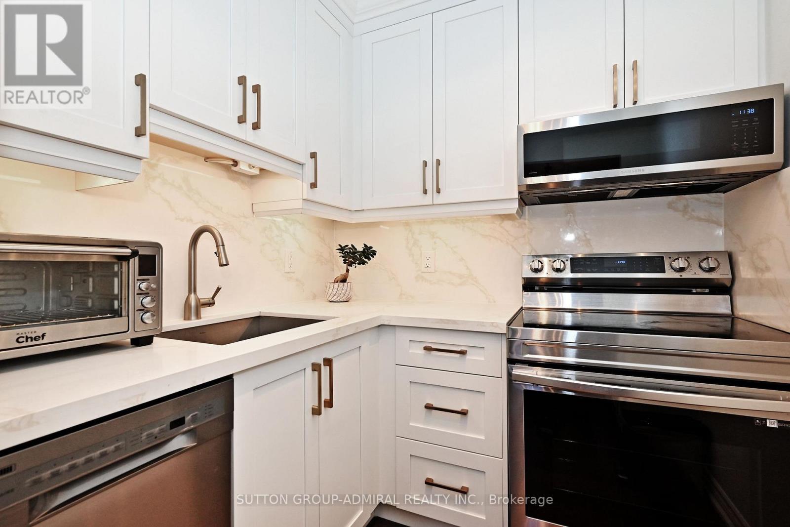 1 - 69 Upper Canada Drive, Toronto, Ontario  M2P 2A3 - Photo 38 - C12455622