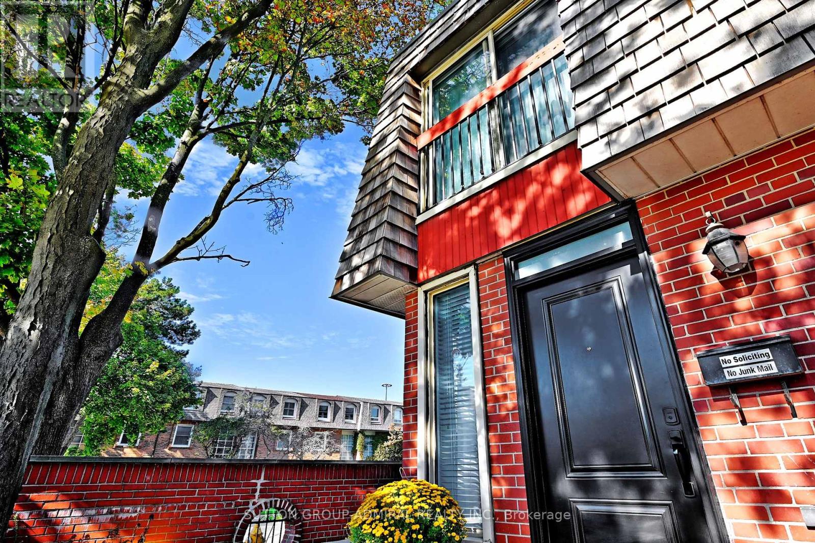 1 - 69 Upper Canada Drive, Toronto, Ontario  M2P 2A3 - Photo 9 - C12455622
