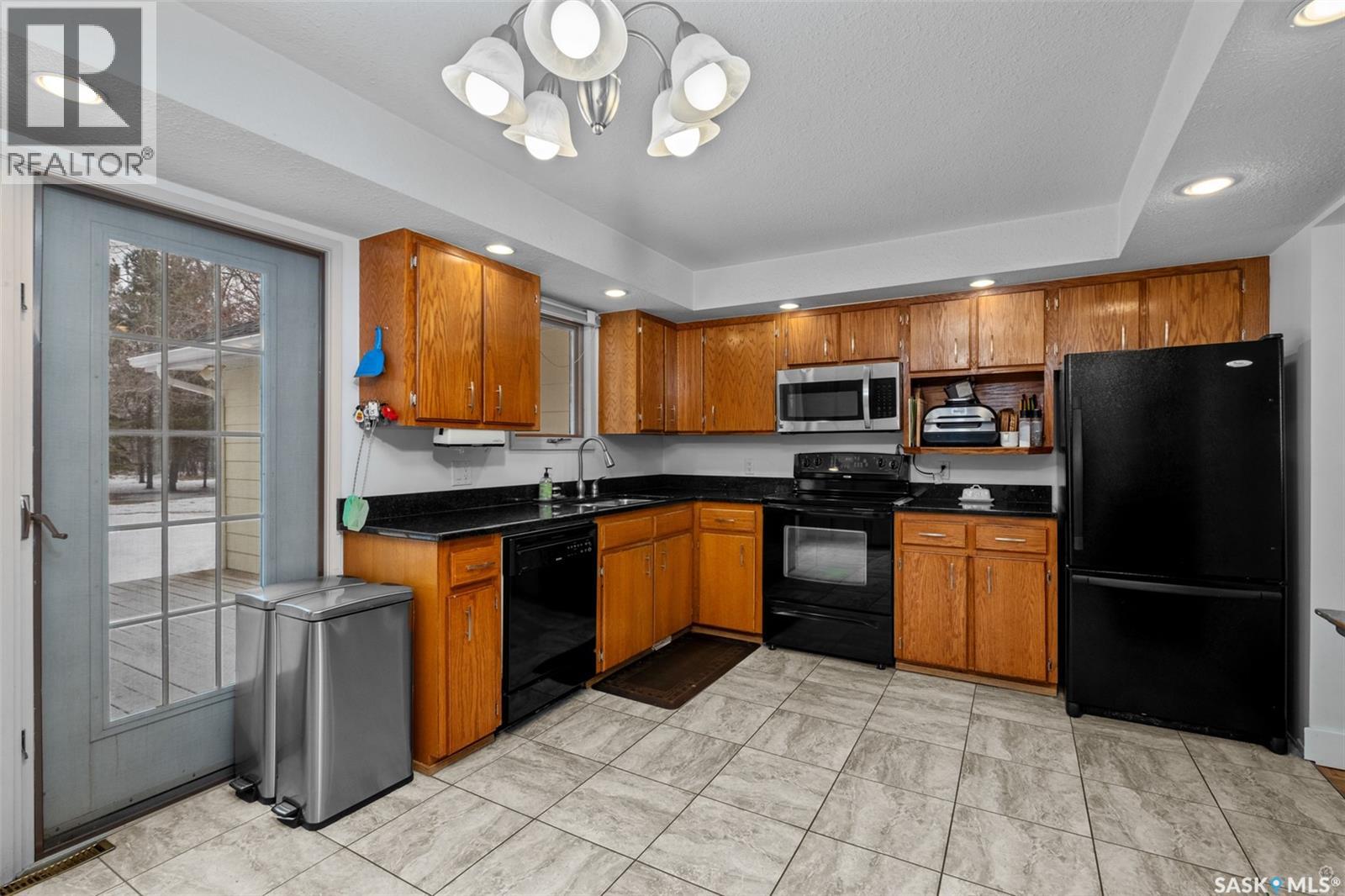 1218 7th Street E, Prince Albert, Saskatchewan  S6V 0T9 - Photo 2 - SK020438
