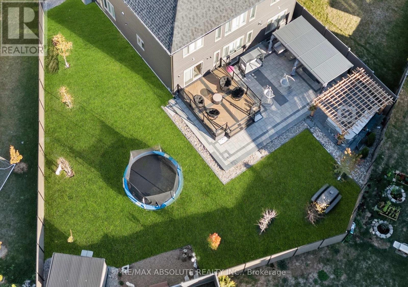 921 Beckton Heights, Ottawa, Ontario  K2S 2X5 - Photo 4 - X12455413