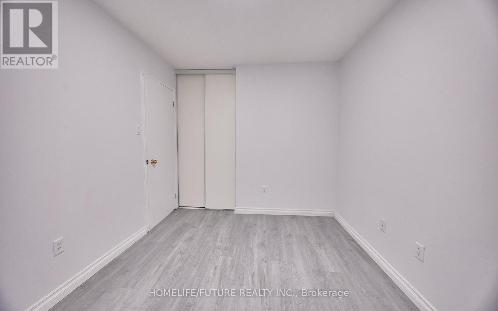 6 Pickett Crescent, Barrie, Ontario  L4N 8C2 - Photo 16 - S12455627