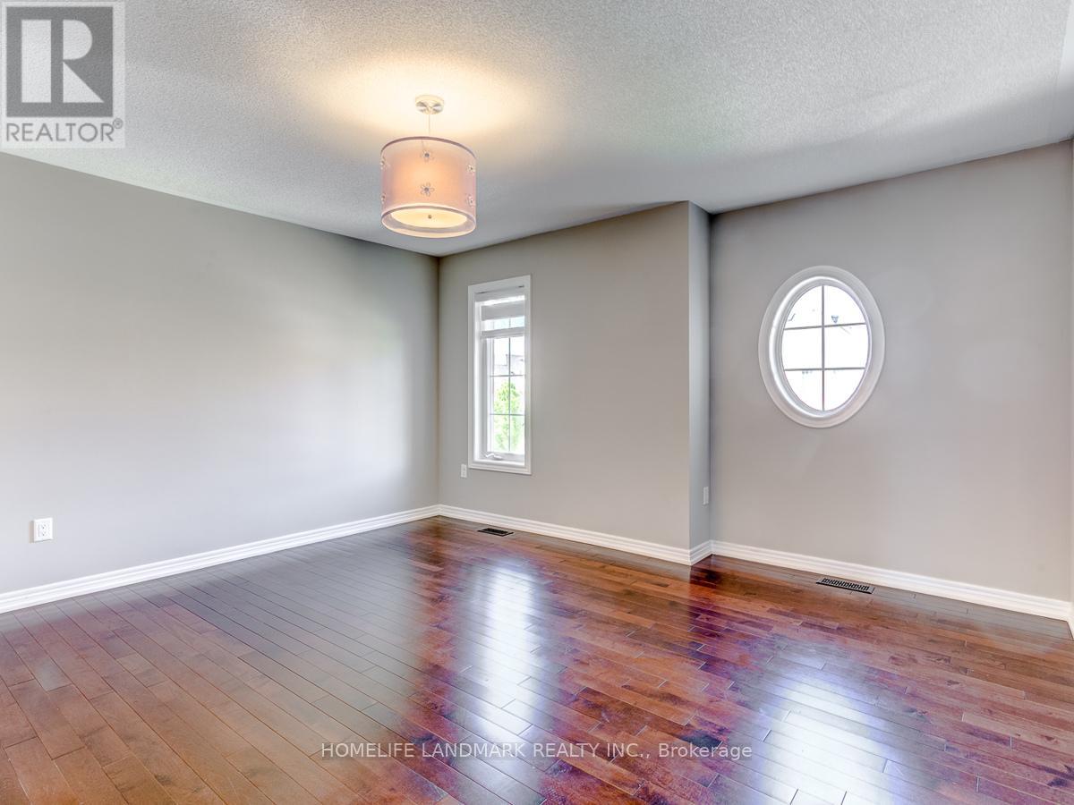 137 Alpaca Drive, Richmond Hill, Ontario  L4E 0R2 - Photo 14 - N12454598