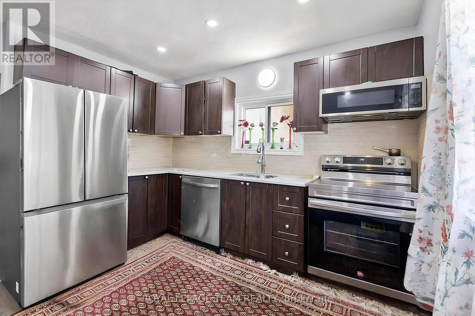 105 Jolliet Avenue, Ottawa, Ontario  K1L 5H1 - Photo 8 - X12455653