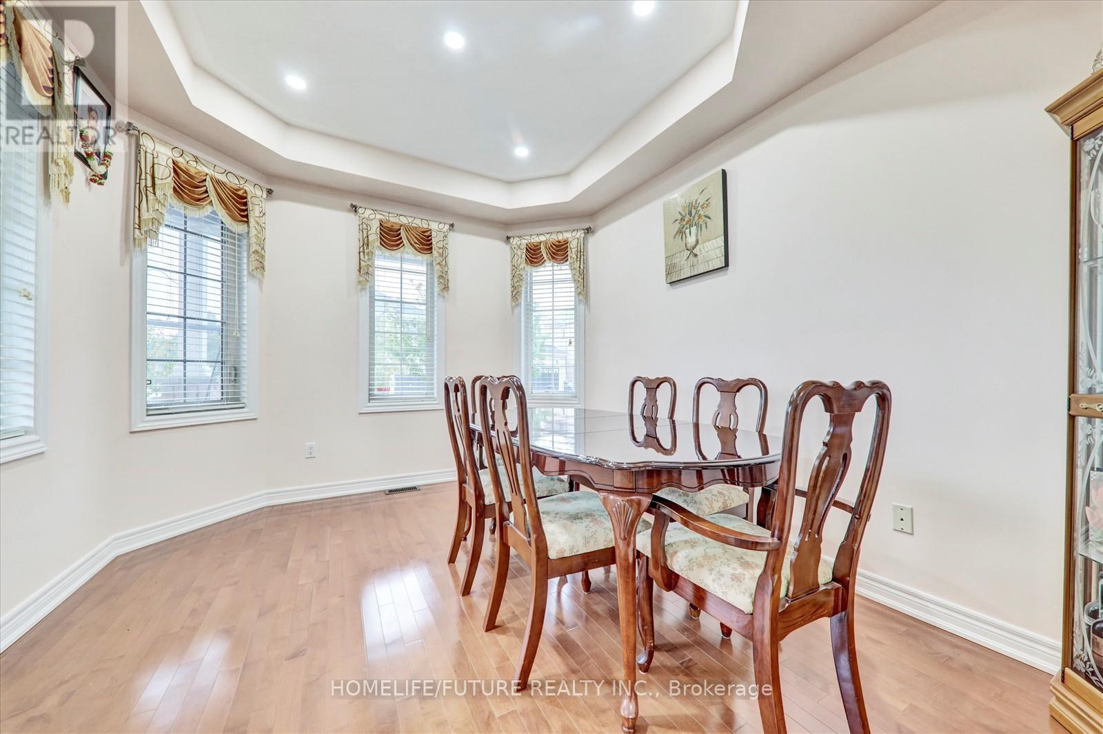 2 Tovey Terrace, Brampton, Ontario  L6R 3E6 - Photo 12 - W12455617