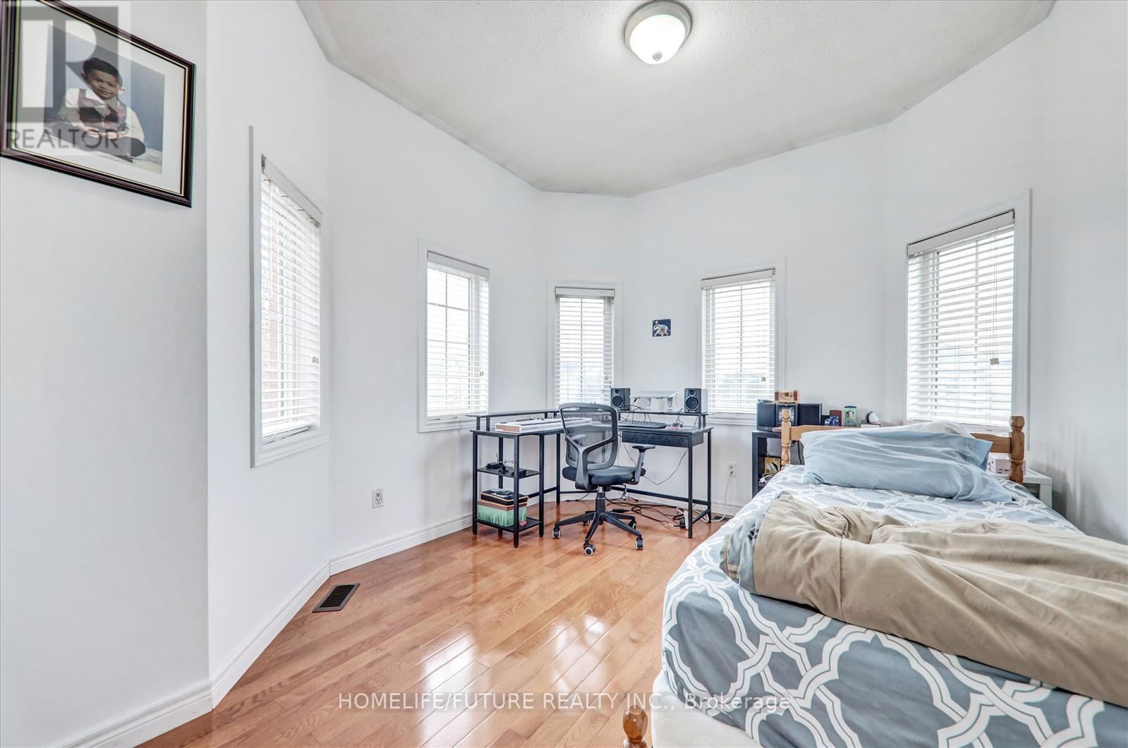 2 Tovey Terrace, Brampton, Ontario  L6R 3E6 - Photo 30 - W12455617