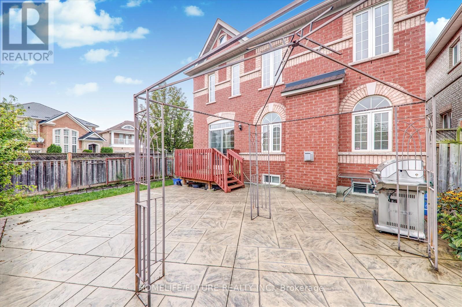 2 Tovey Terrace, Brampton, Ontario  L6R 3E6 - Photo 9 - W12455617