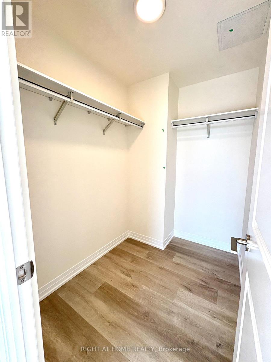 2204 - 15 Watergarden Drive, Mississauga, Ontario  L5R 0H4 - Photo 11 - W12455618