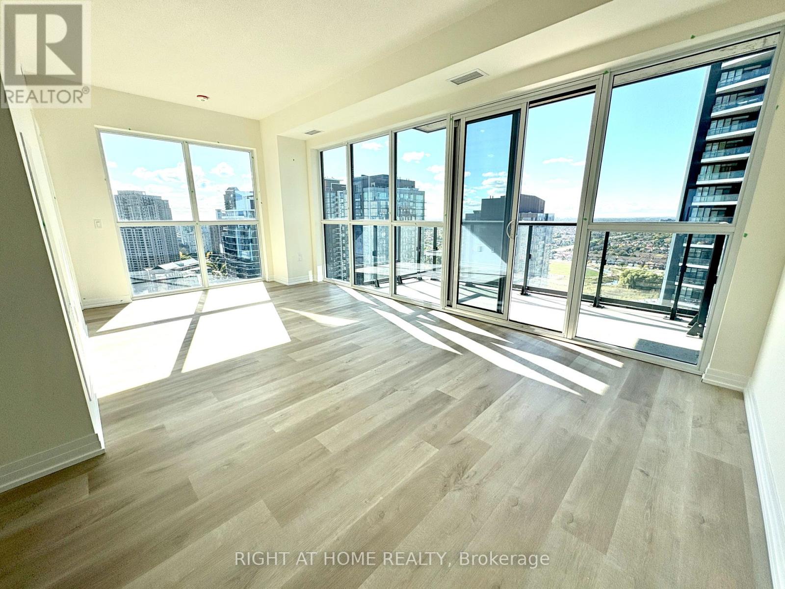 2204 - 15 Watergarden Drive, Mississauga, Ontario  L5R 0H4 - Photo 4 - W12455618