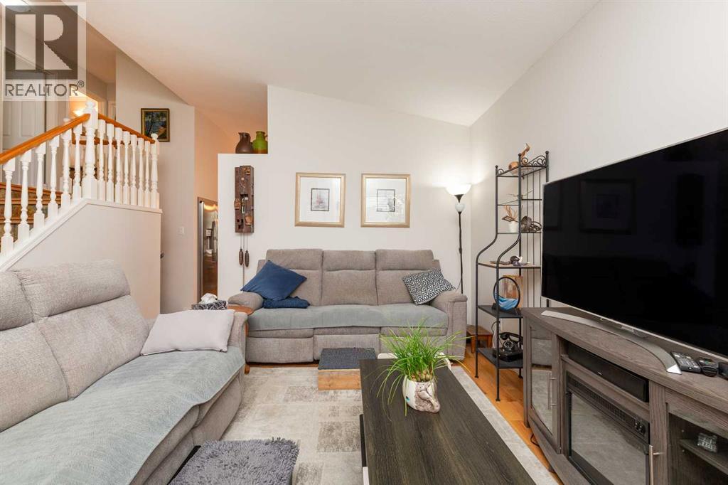Property at 30 Heritage Crescent W image 5