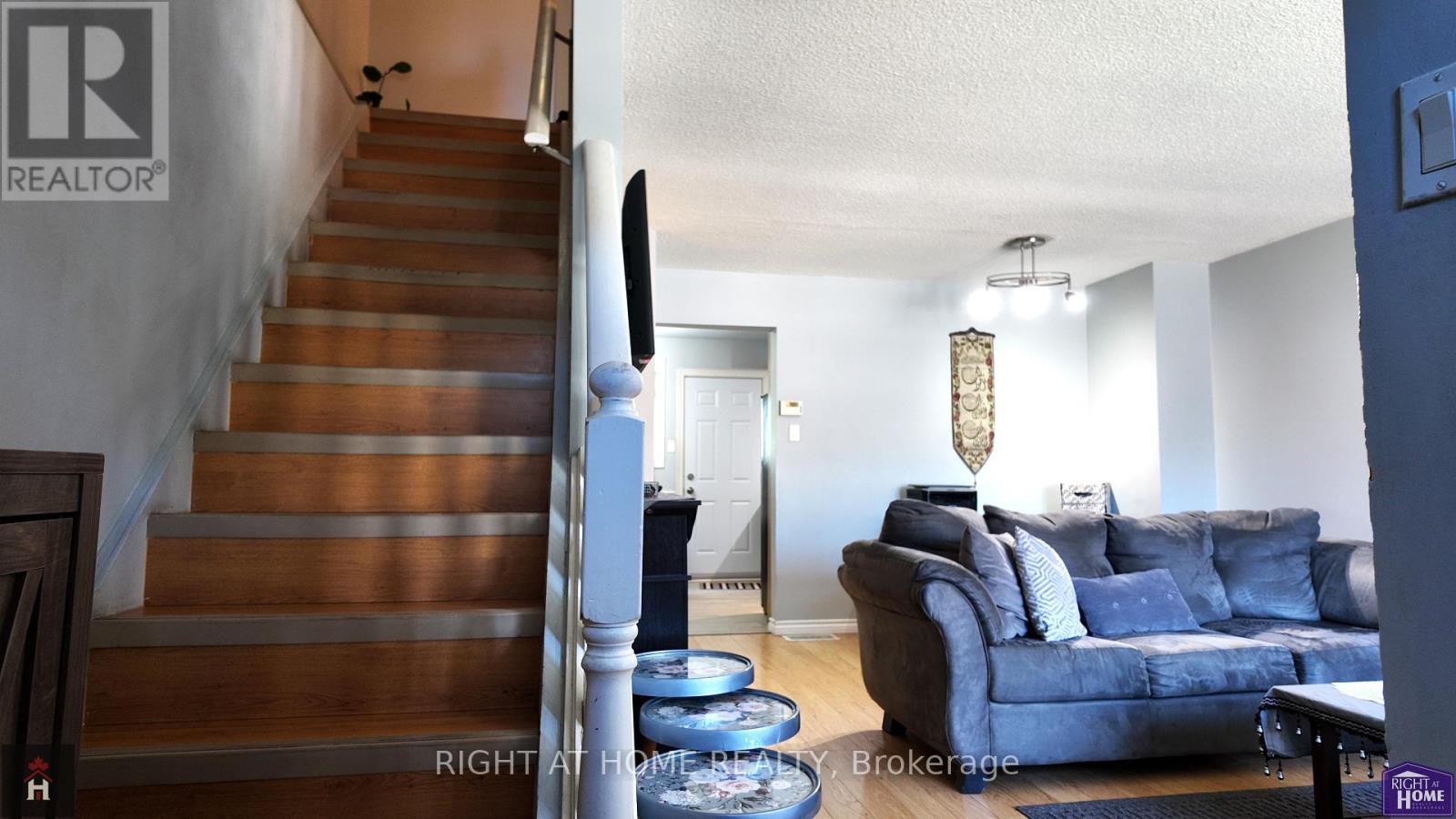 68 - 1095 Jalna Boulevard, London South, Ontario  N6E 2Y7 - Photo 4 - X12455633