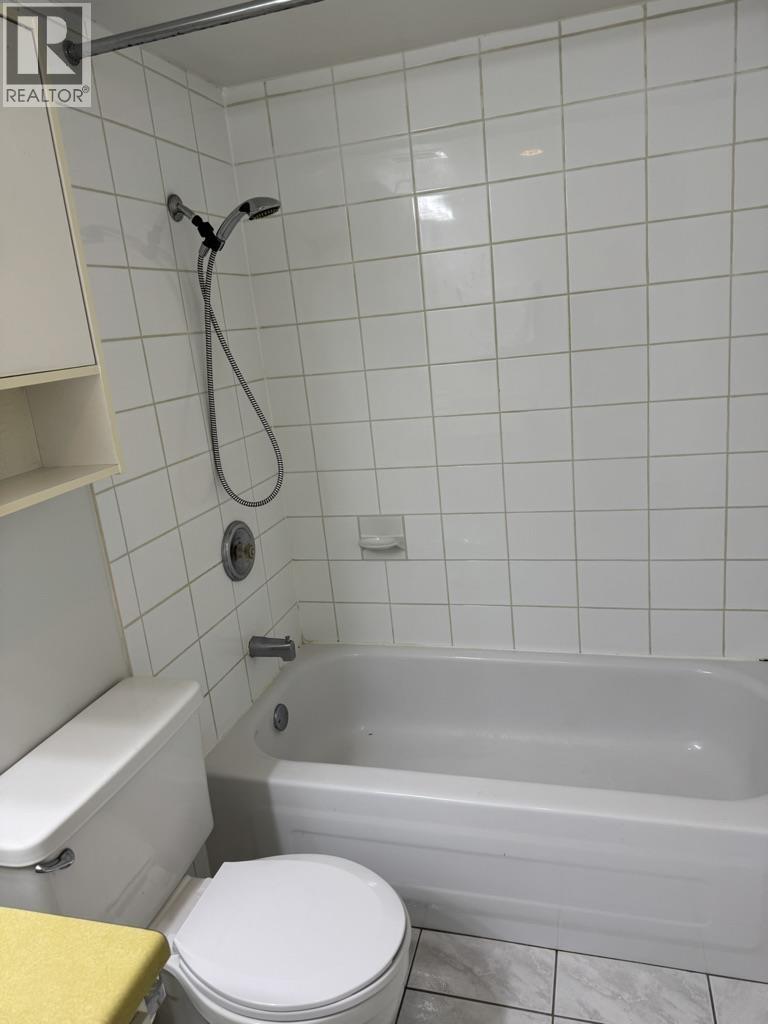 203 3755 Bartlett Court, Burnaby, British Columbia  V3J 7G7 - Photo 13 - R3017290