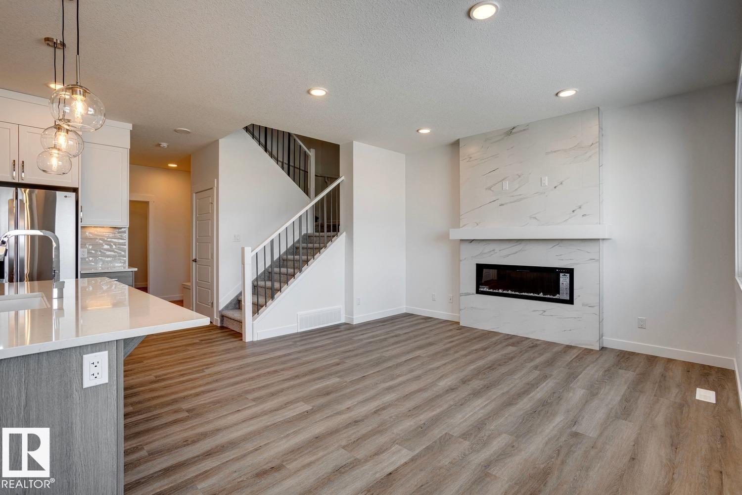 6268 180 Av Nw Nw, Edmonton, Alberta  T5Y 4A6 - Photo 2 - E4461594