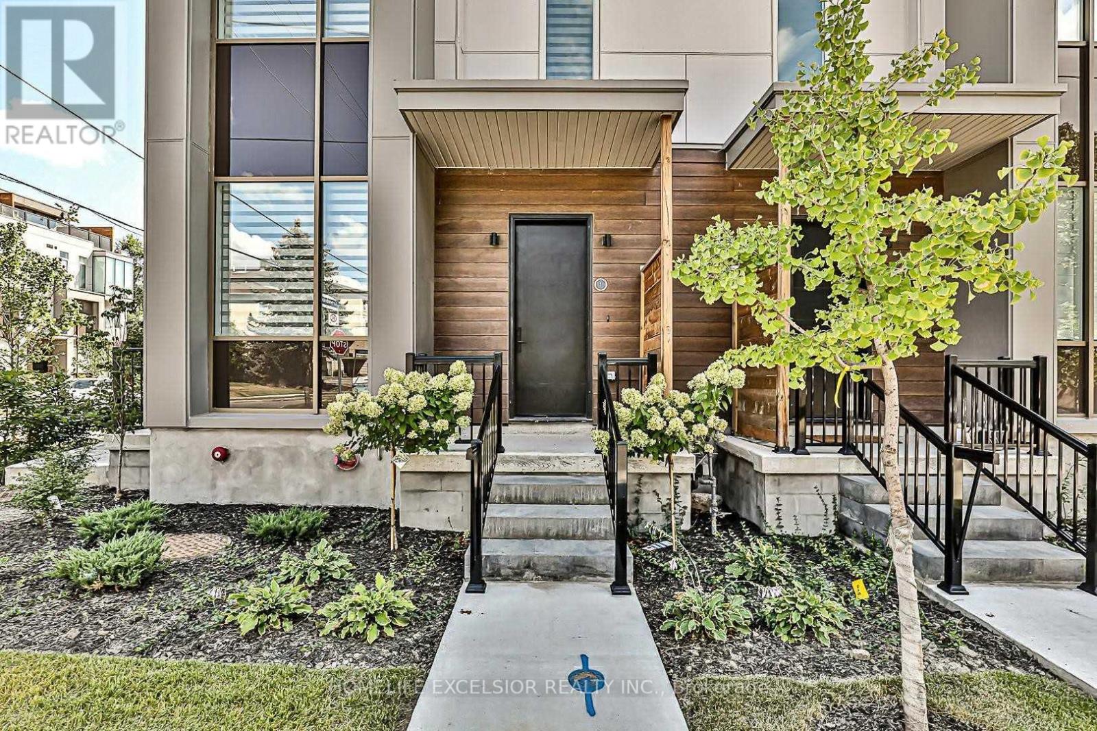UNIT 1 - 18 GREENBRIAR ROAD, Toronto, Ontario
