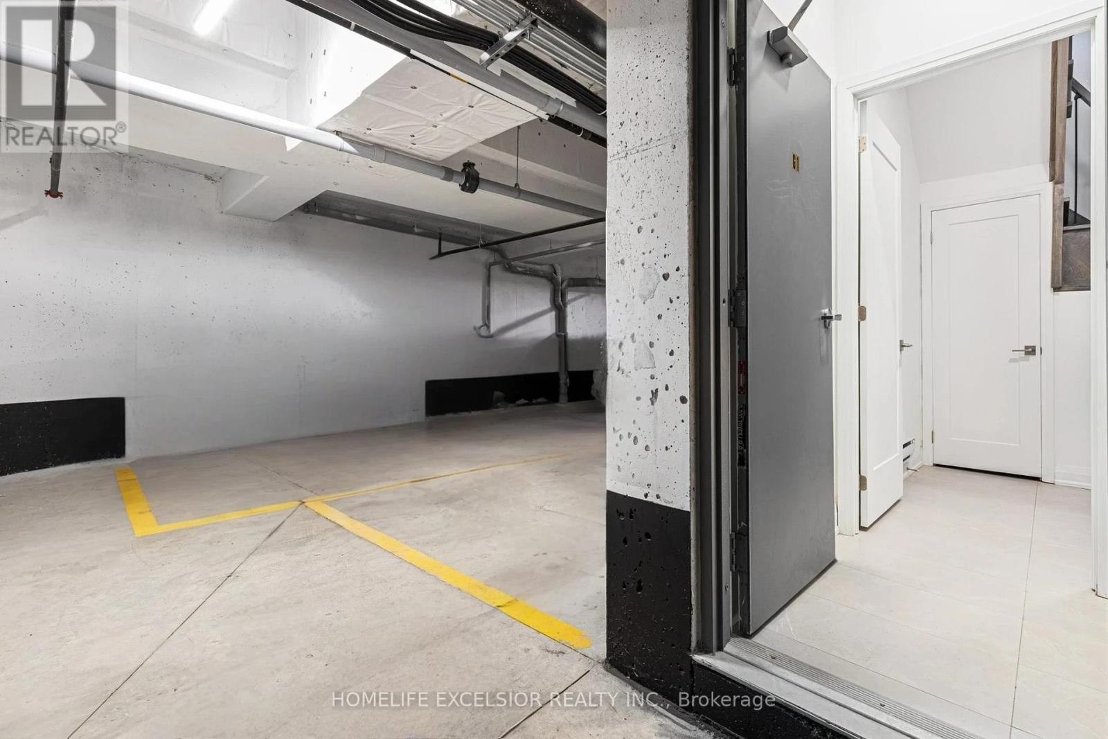 Unit 1 - 18 Greenbriar Road, Toronto, Ontario  M2K 0G7 - Photo 9 - C12455639