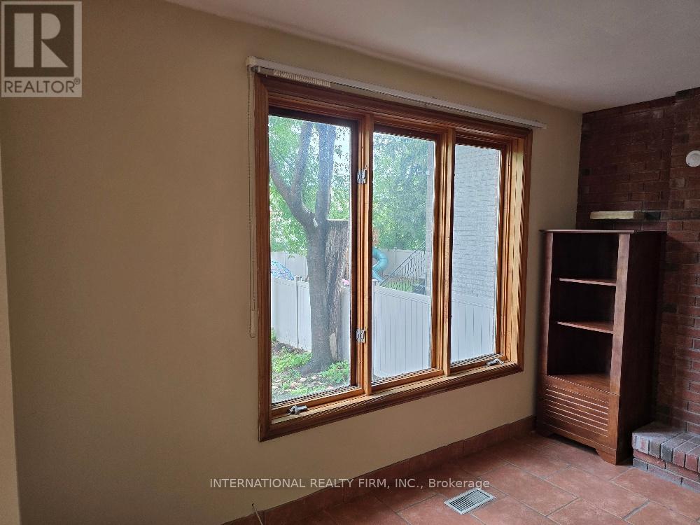 607a Coldstream Avenue, Toronto, Ontario  M6B 2L1 - Photo 11 - C12455661