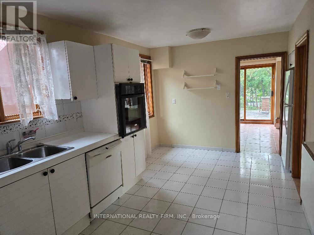 607a Coldstream Avenue, Toronto, Ontario  M6B 2L1 - Photo 7 - C12455661