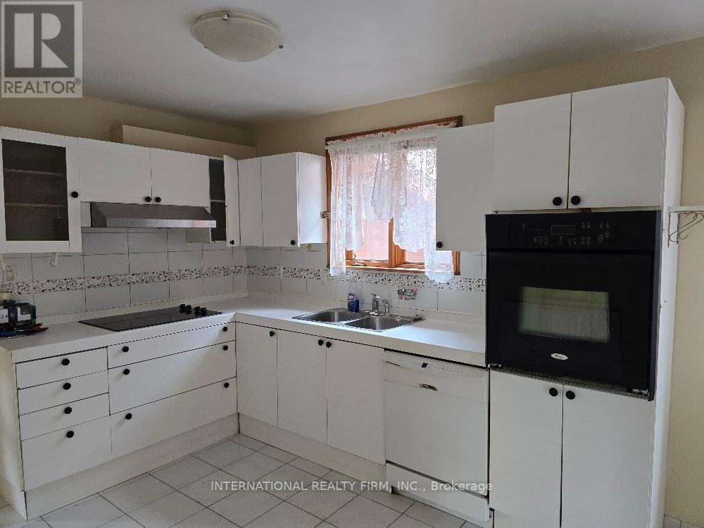 607a Coldstream Avenue, Toronto, Ontario  M6B 2L1 - Photo 9 - C12455661