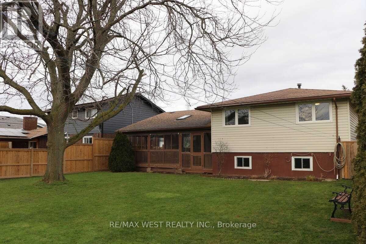 7094 Casey Street, Niagara Falls, Ontario  L2J 3G1 - Photo 13 - X12377857